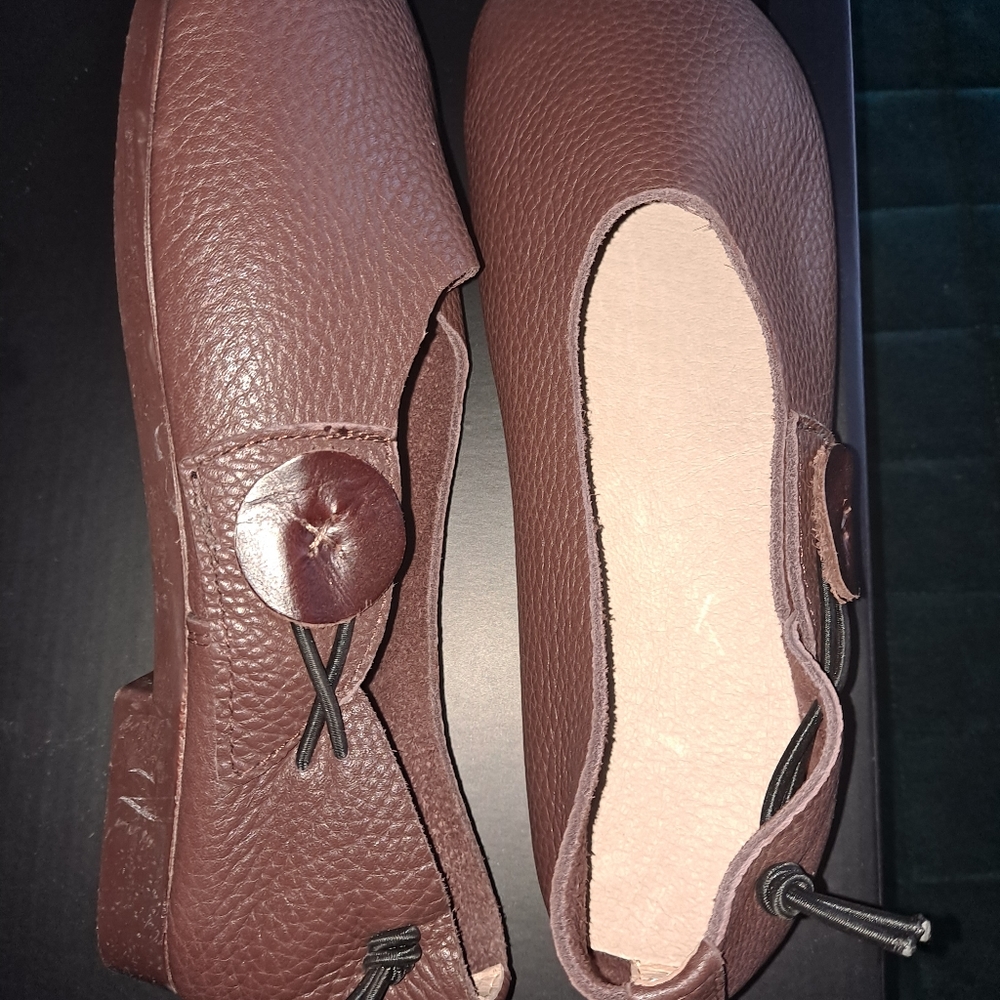 SHOES - Picture 5 of 5